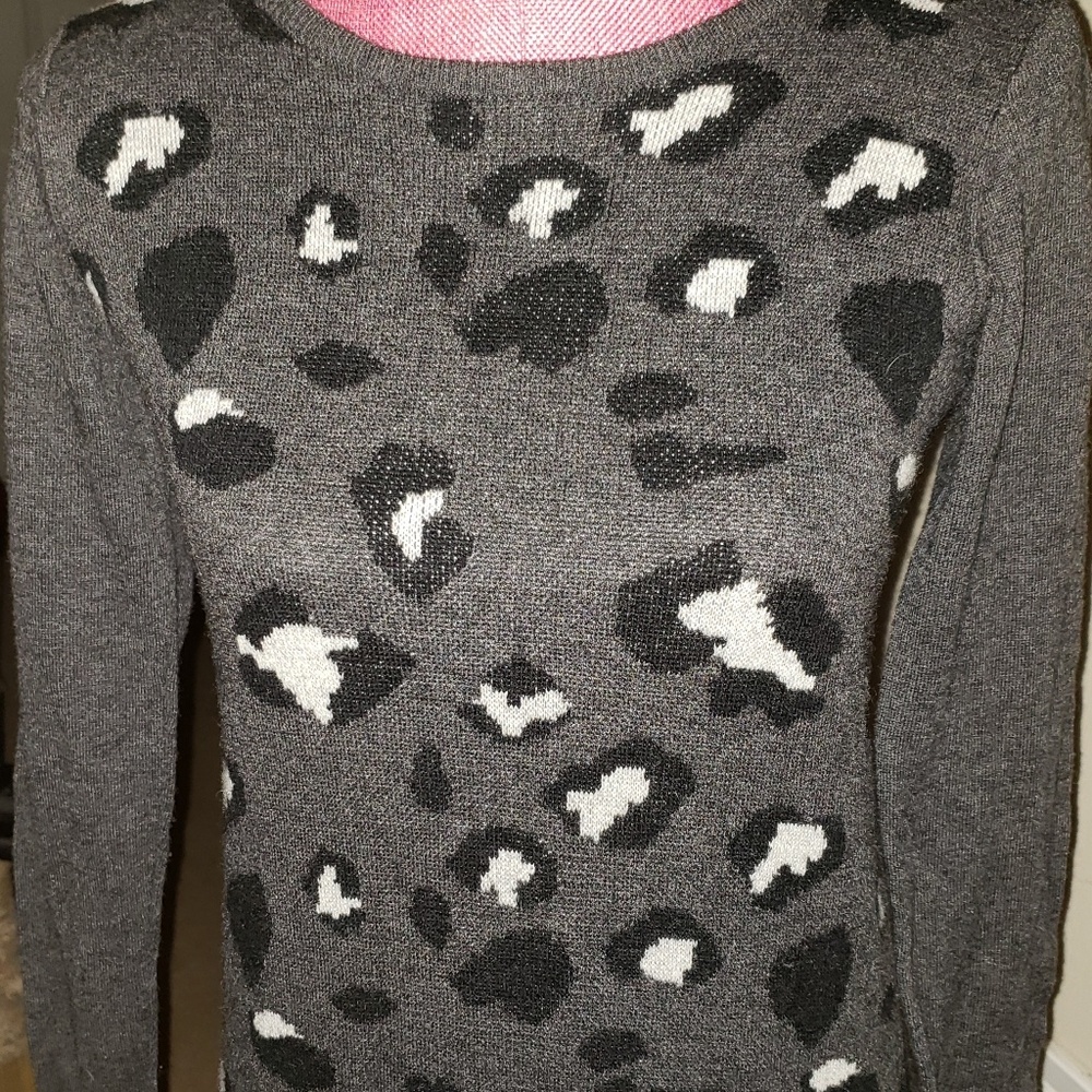 Charcoal Knit Pullover Sweater w/ Animal Print